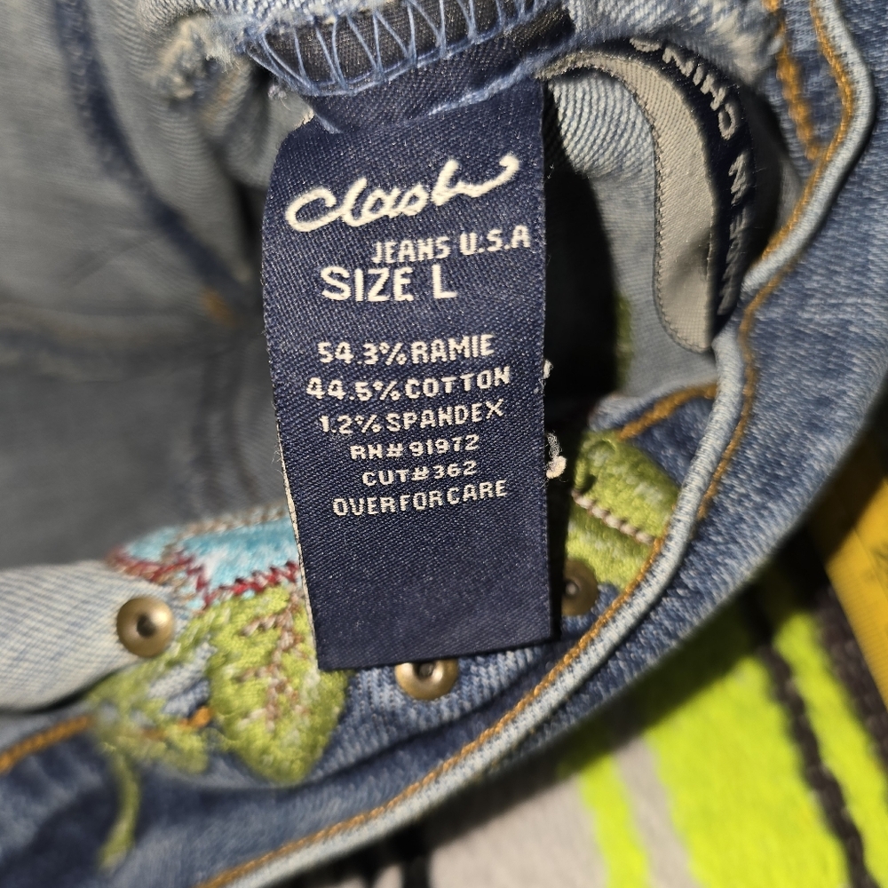 Flower Embroidered Cropped Denim Jacket Size:L - Picture 11 of 11